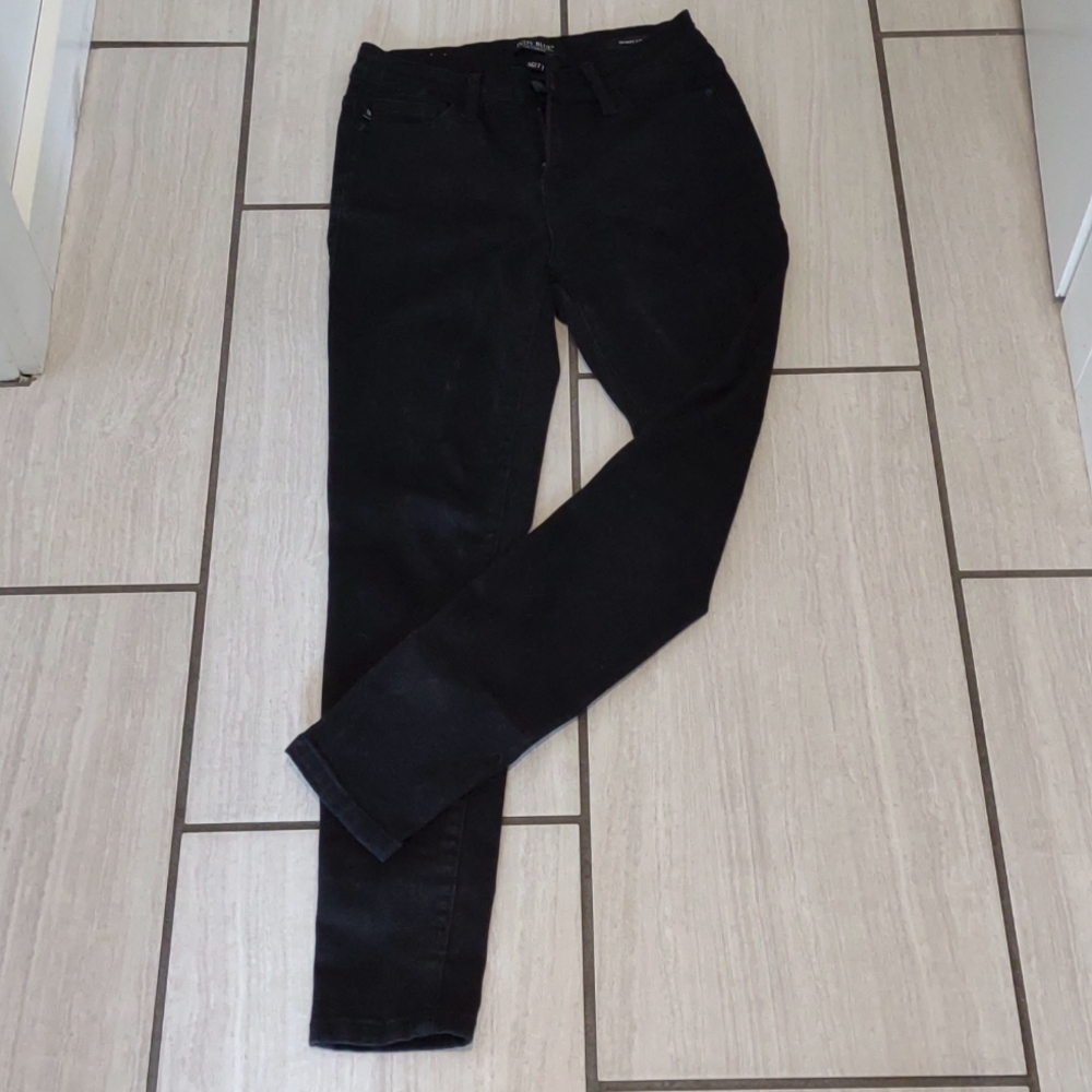Black Judy Blue skinny jeans